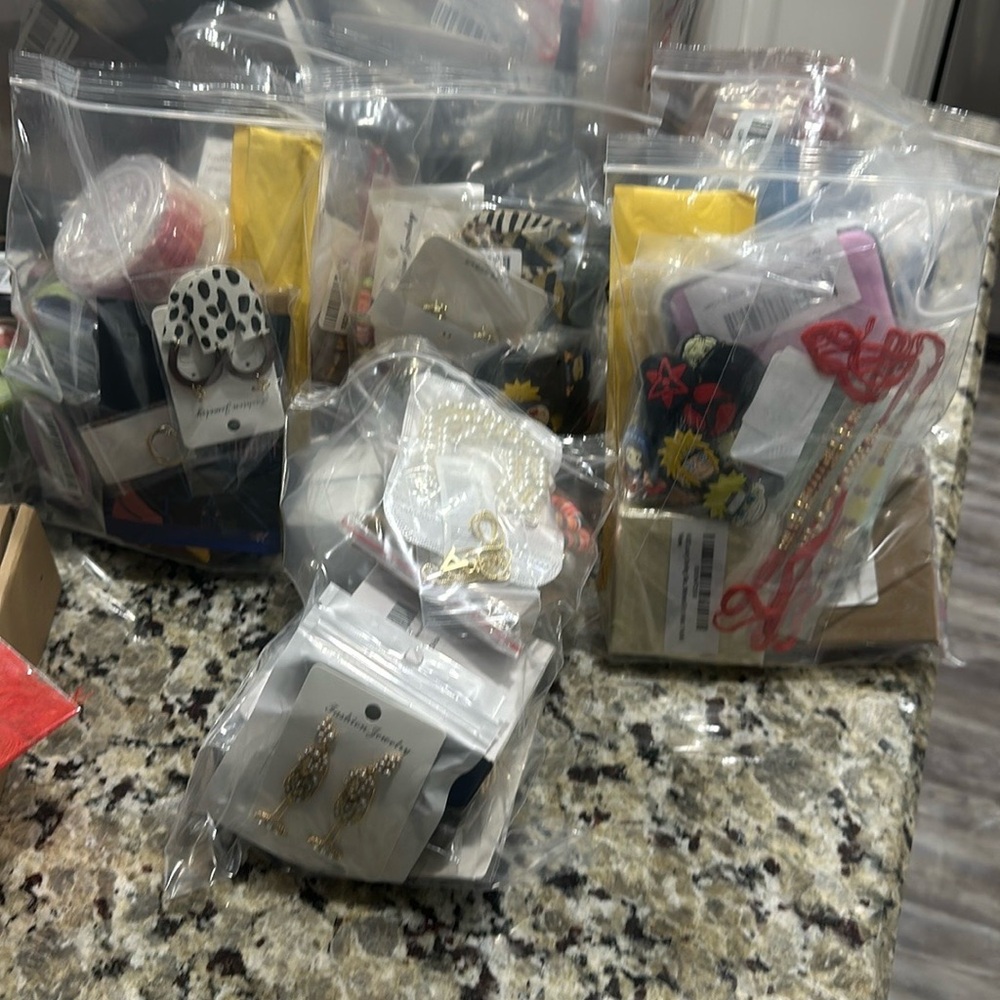 10-pc Lot Jewelry bags ( Earrings, Necklace,ect..mixed lot)